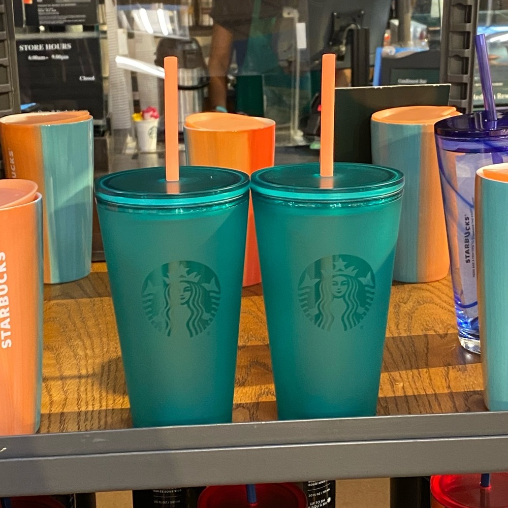 🍑YAY! STARBUCKS FROSTED TUMBLER!